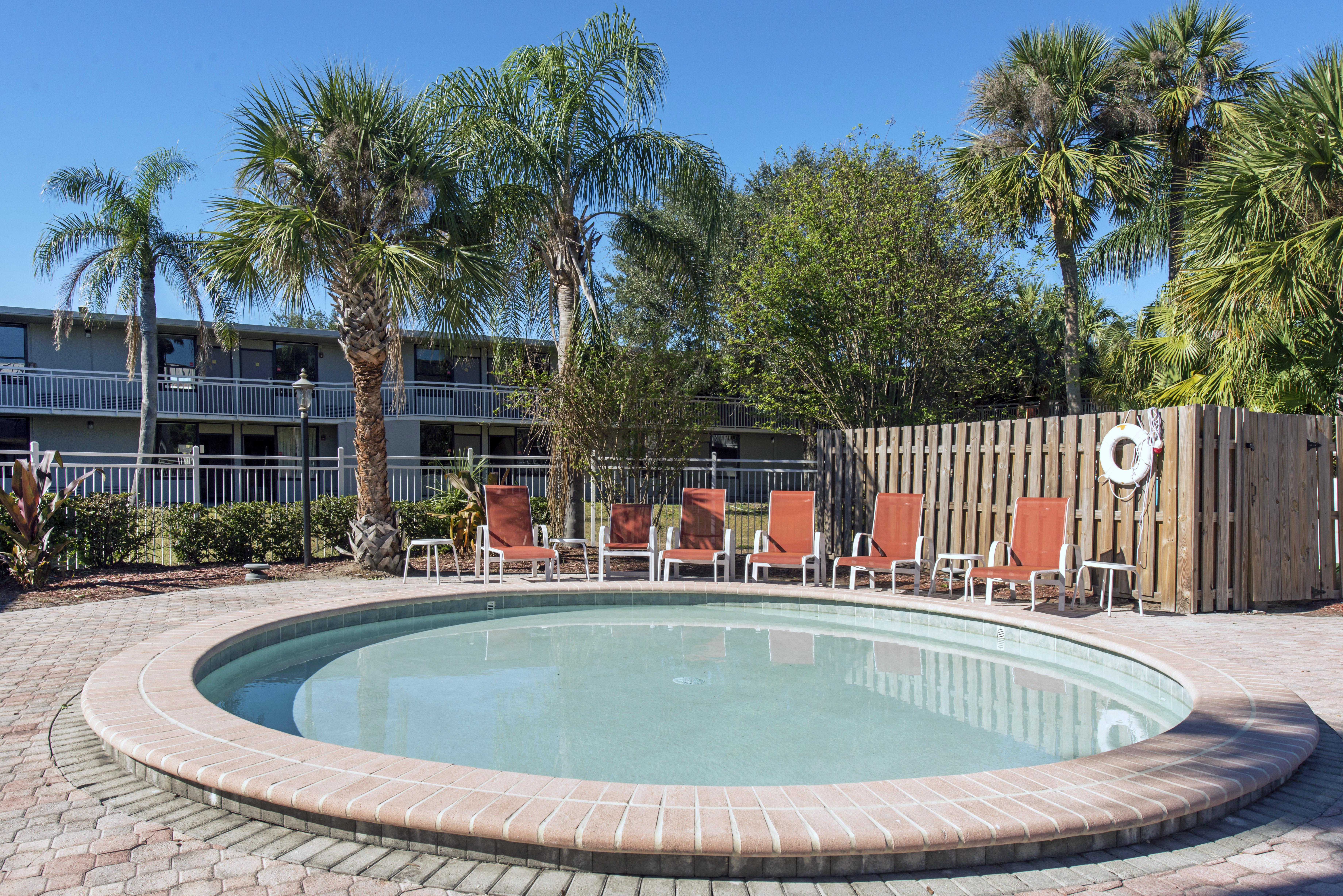 Econo Lodge Orlando Airport Exterior photo